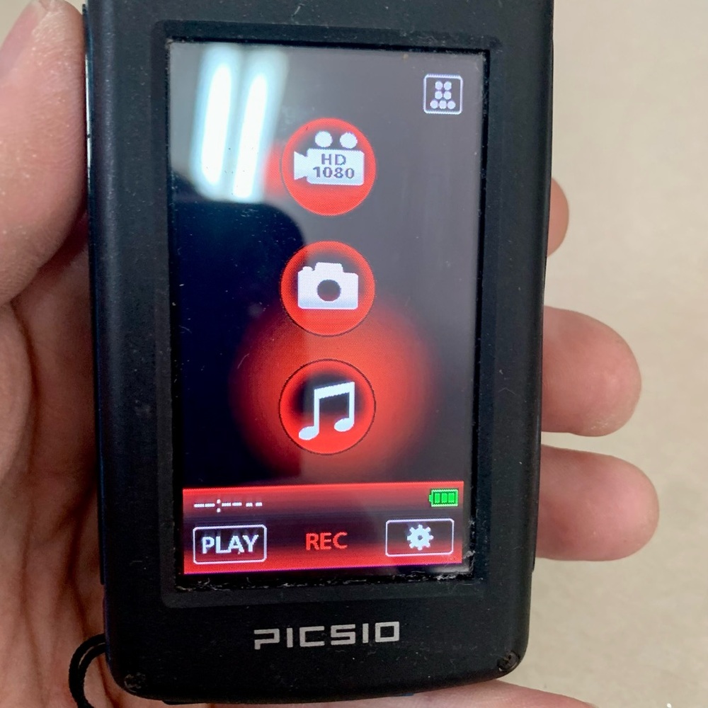 JVC Picsio GC-WP10 High Definition Waterproof Camcorder (works Under Water)